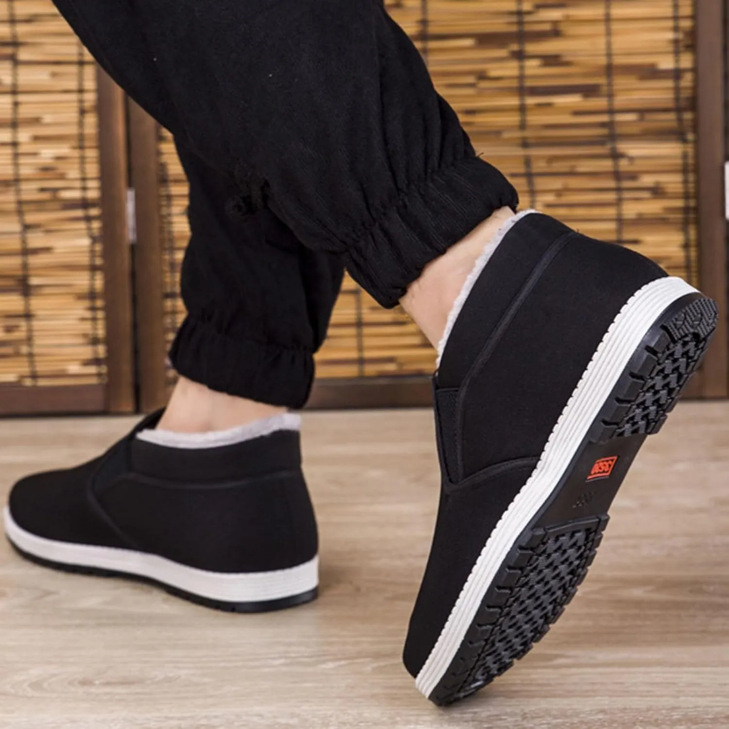 Snow Shoes For Men Low Top Ankle Booties Wide Calf Platform Boots Non-Slip Winter Walking Shoes For Men